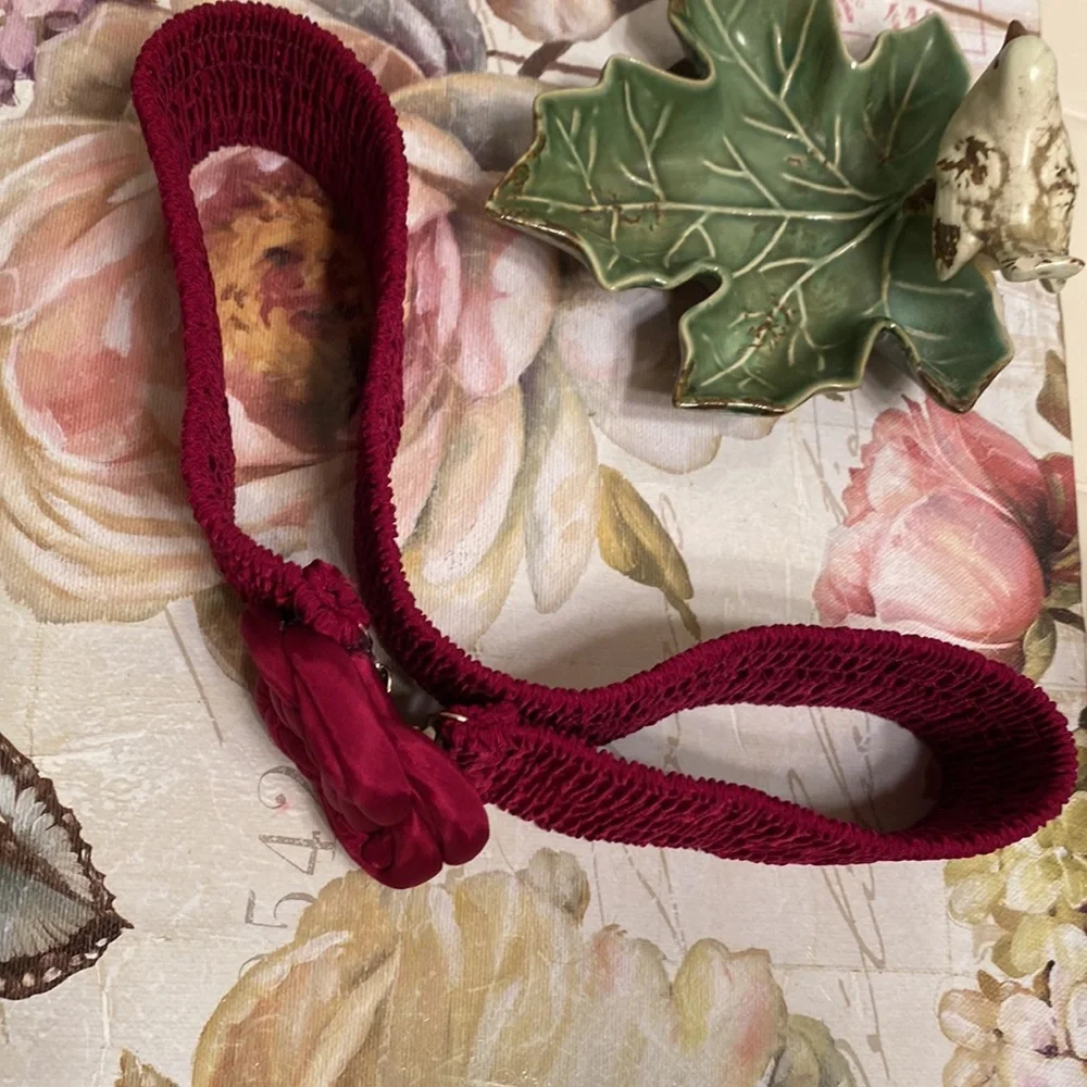 Women's Elastic Waist Belt with Rose Knot Accent - Fuchsia